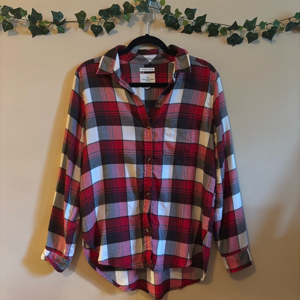 American Eagle Women's Red Black White Boyfriend Fit Button Up Plaid Shirt